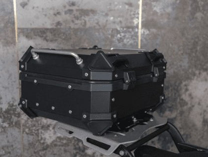 ZANA - Universal Top Box Aluminium Black ( 22ltr ) L-flat ZI-TB-001