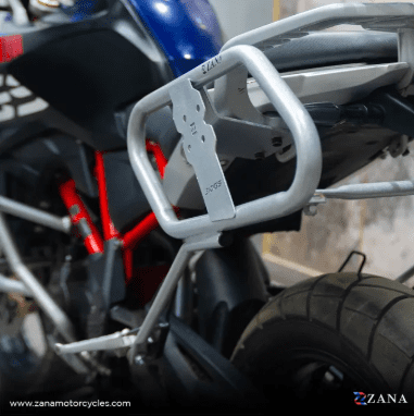 Zana SADDLE STAY SILVER WITH JERRY CAN MOUNT FOR BMW G310R ZI-8239